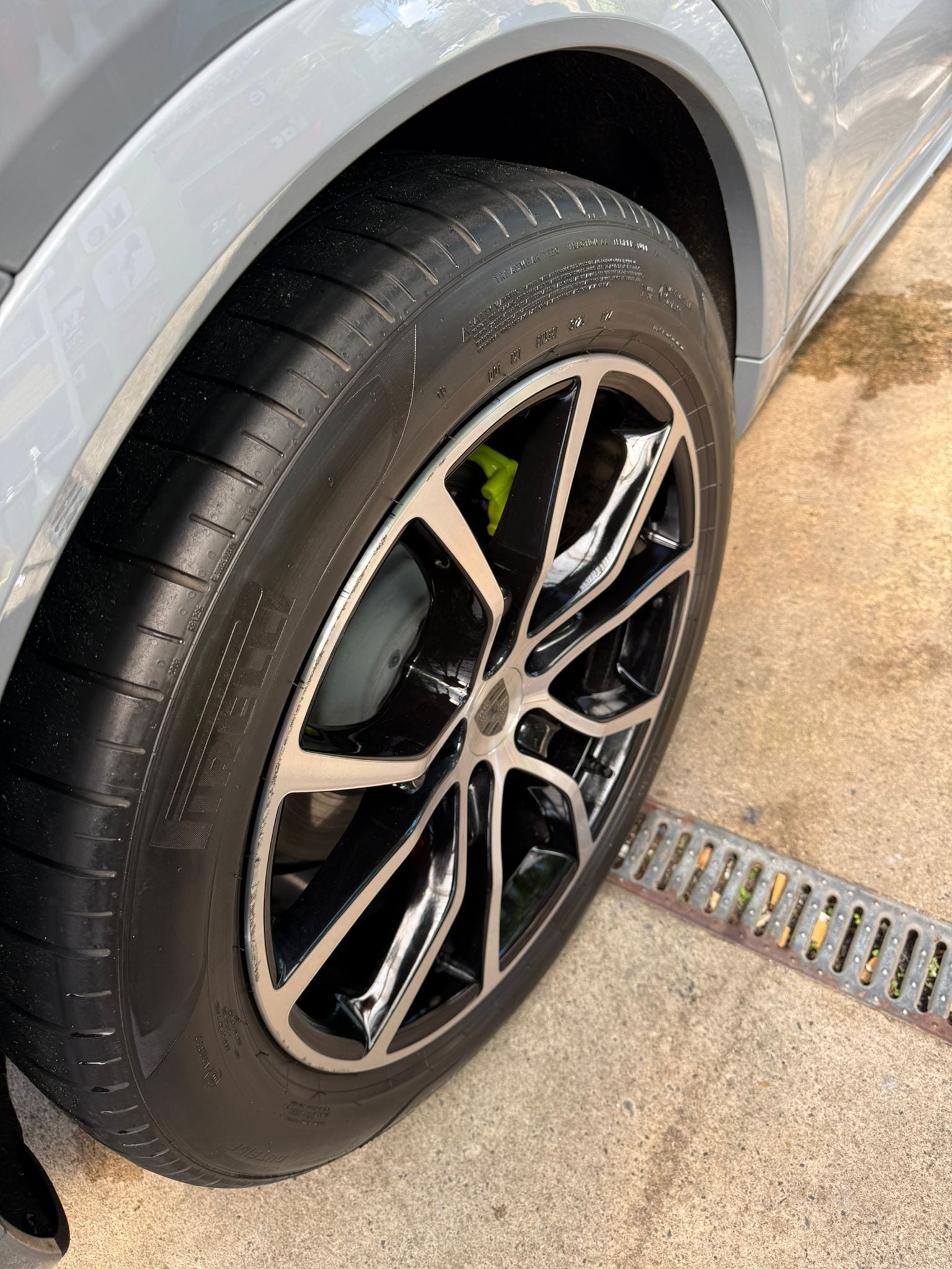 Porsche alloy wheel cleaned and detailed
